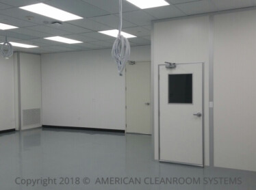 992 S.F., Class 10,000, ISO7 Laser Hybrid Cleanroom