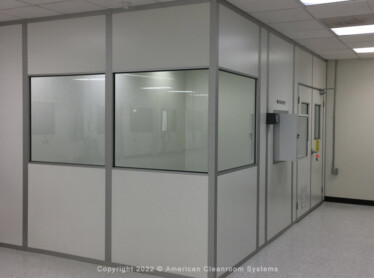 178 S.F., Class 100,000, ISO8 Medical Device Hybrid Cleanroom